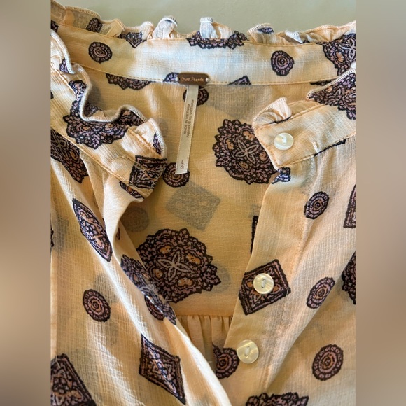 Free People Oversized Button Up Sheer top with layers Ruffled in and Under top - Picture 9 of 12